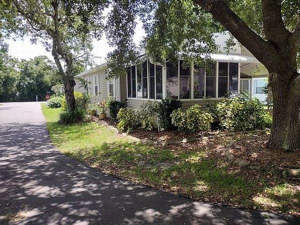 412 Kingslake Dr, DeBary FL 32713