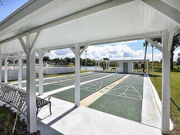 412 Kingslake Dr, DeBary FL 32713