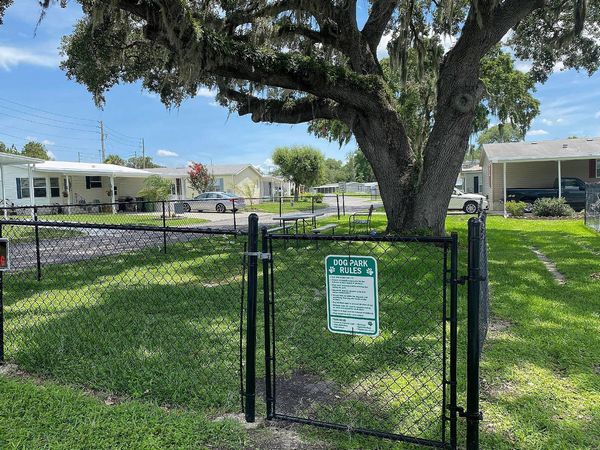 11 Landing Dr , Leesburg FL 34748