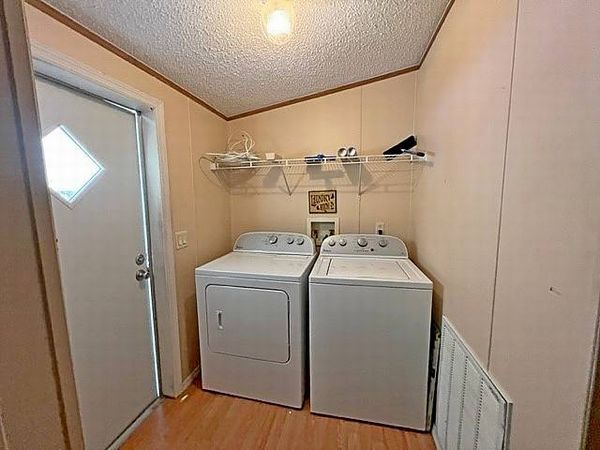 11 Landing Dr , Leesburg FL 34748