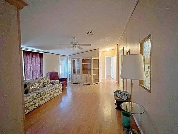 11 Landing Dr , Leesburg FL 34748
