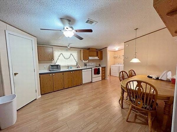 11 Landing Dr , Leesburg FL 34748