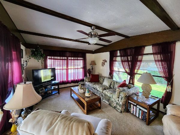 700 Hegstrom Rd, Leesburg FL 34748
