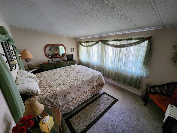 700 Hegstrom Rd, Leesburg FL 34748