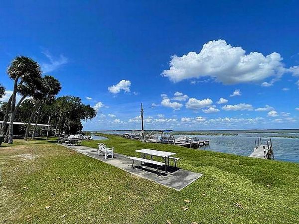 700 Hegstrom Rd, Leesburg FL 34748