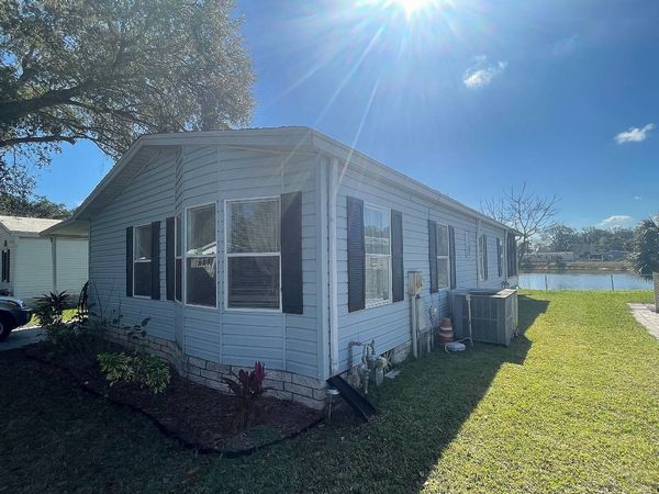 128 Landing Dr, Lot 101, Leesburg FL 34748