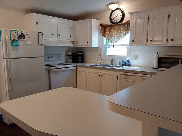 328 Kingslake Dr, DeBary FL 32713