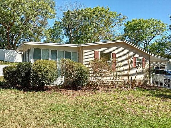 328 Kingslake Dr, DeBary FL 32713