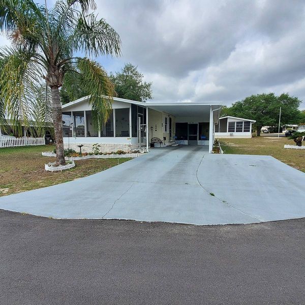 480 Petunia Dr, Fruitland Park FL 34731