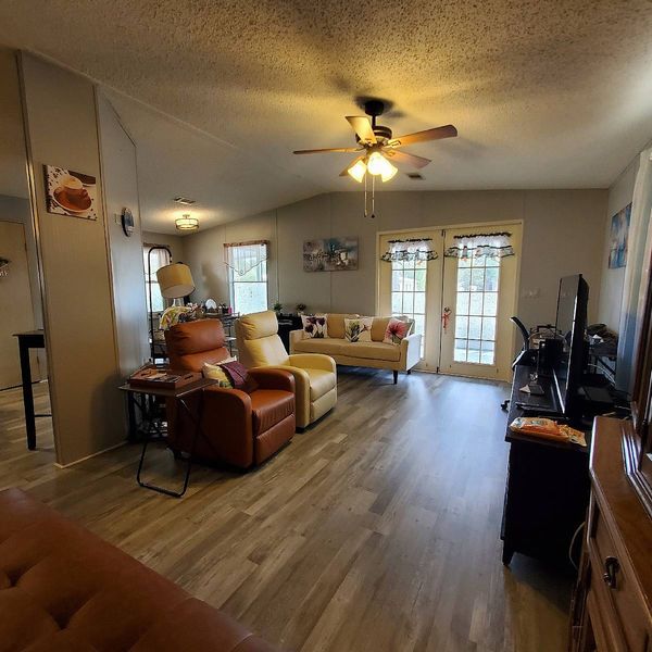 480 Petunia Dr, Fruitland Park FL 34731