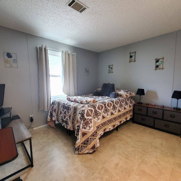 480 Petunia Dr, Fruitland Park FL 34731
