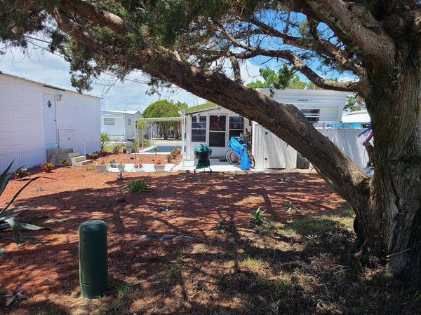 4 Circle Dr., Port Orange FL 32127