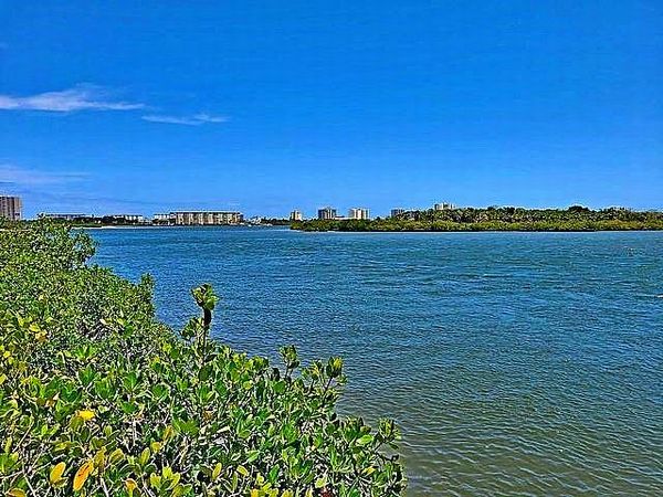 4 Circle Dr., Port Orange FL 32127