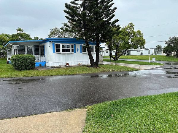 918 Reed Canal Rd, Lot 353, South Daytona FL 32119