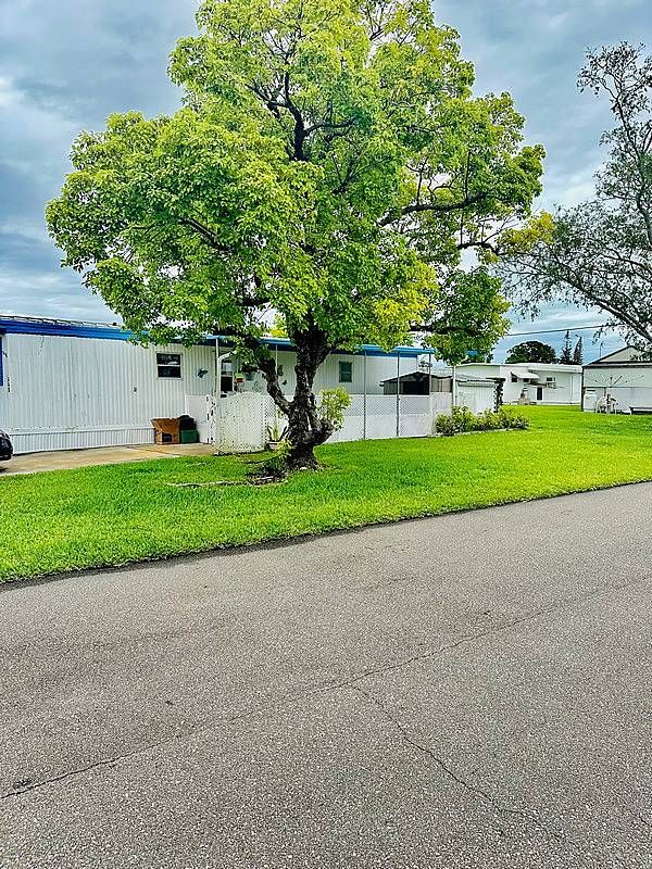 918 Reed Canal Rd, Lot 353, South Daytona FL 32119