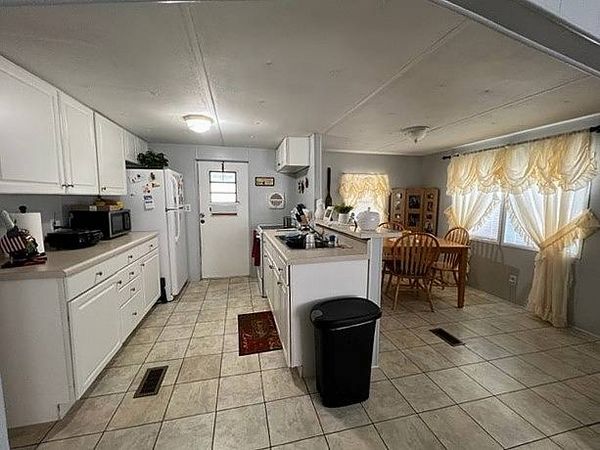 2934 Griffin View Dr, Lot 14, Lady Lake FL 32159