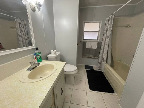 258 Windsor Dr., Kissimmee FL 34746