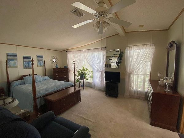 82 Dockside Dr, Leesburg FL 34748