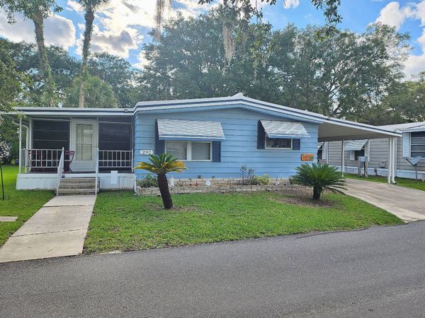 297 Country Gardens Dr, Eustis FL 32726