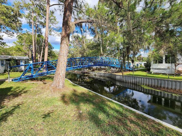 297 Country Gardens Dr, Eustis FL 32726