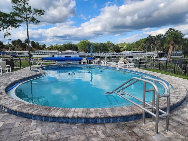 297 Country Gardens Dr, Eustis FL 32726