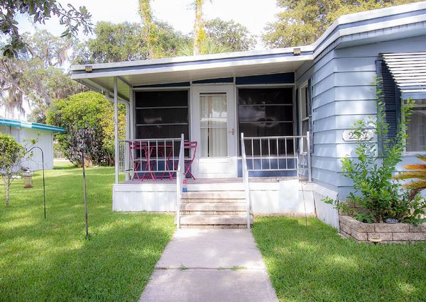 297 Country Gardens Dr, Eustis FL 32726