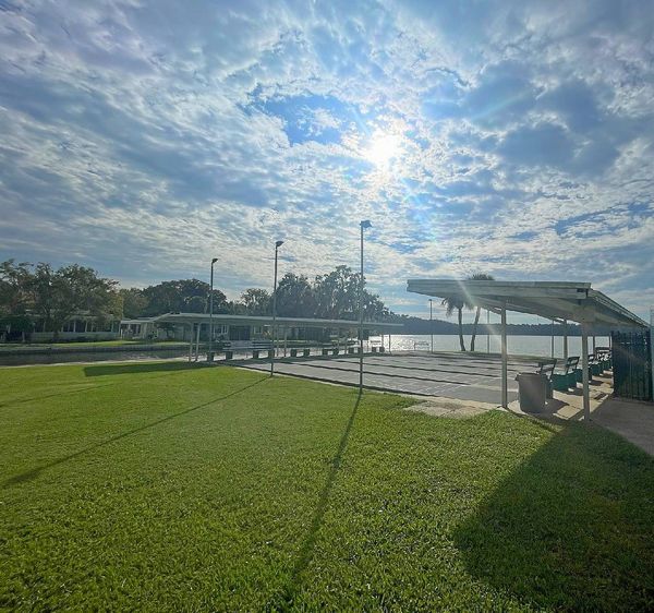297 Country Gardens Dr, Eustis FL 32726