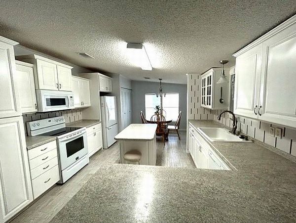 1941 Sunflower Circle, Sebring FL 33872