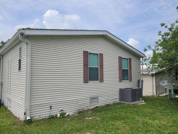 909 Courier St, Vero Beach FL 32966