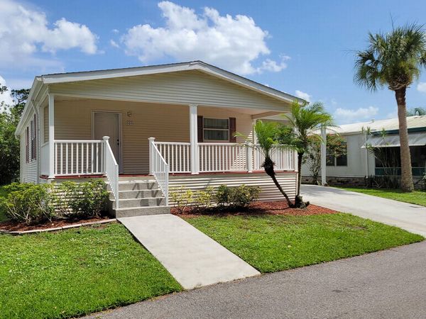 909 Courier St, Vero Beach FL 32966