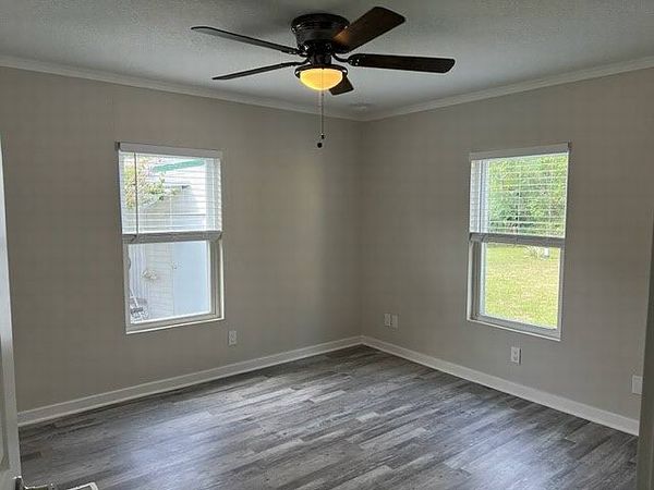 35945 Citrus Blvd , Grand Island FL 32735