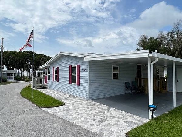 35945 Citrus Blvd , Grand Island FL 32735