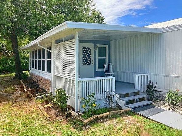64 Rose Drive , Fruitland Park FL 34731