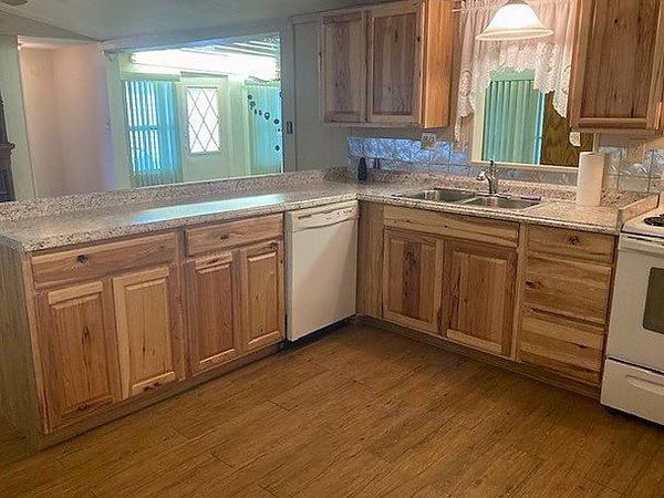 64 Rose Drive , Fruitland Park FL 34731