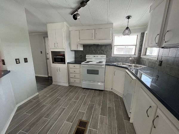8854 Big Blue Ln., Orlando FL 32819