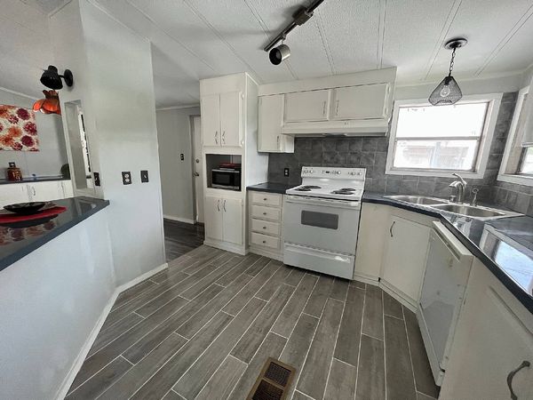 8854 Big Blue Ln., Orlando FL 32819