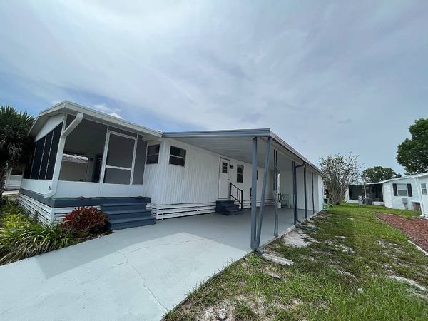 8854 Big Blue Ln., Orlando FL 32819