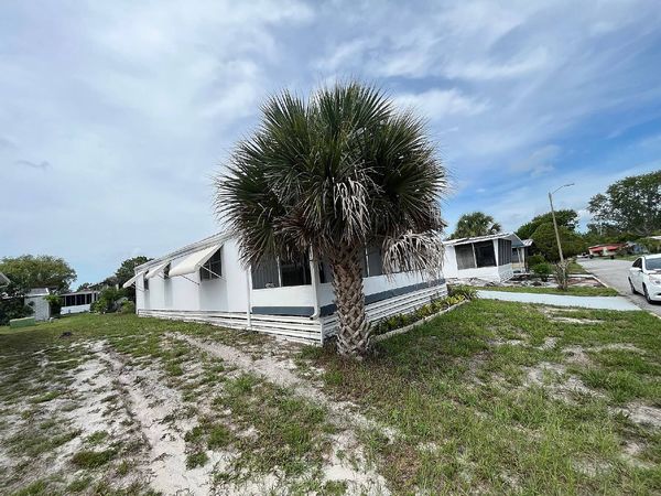 8854 Big Blue Ln., Orlando FL 32819