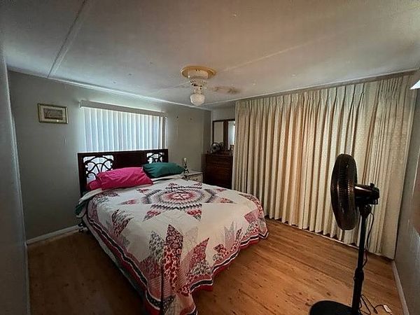 85 Holly Drive, Tavares FL 32778
