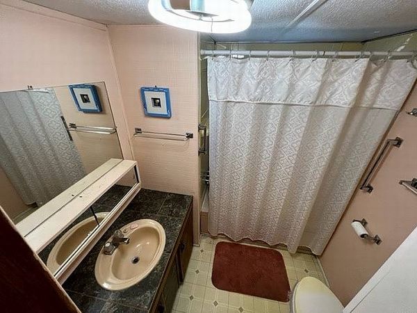 85 Holly Drive, Tavares FL 32778