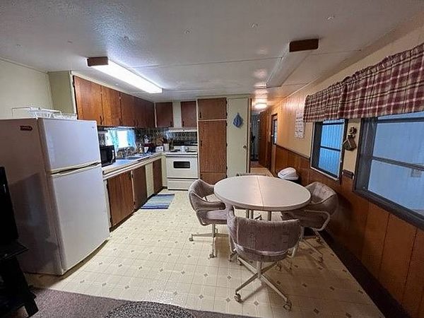85 Holly Drive, Tavares FL 32778