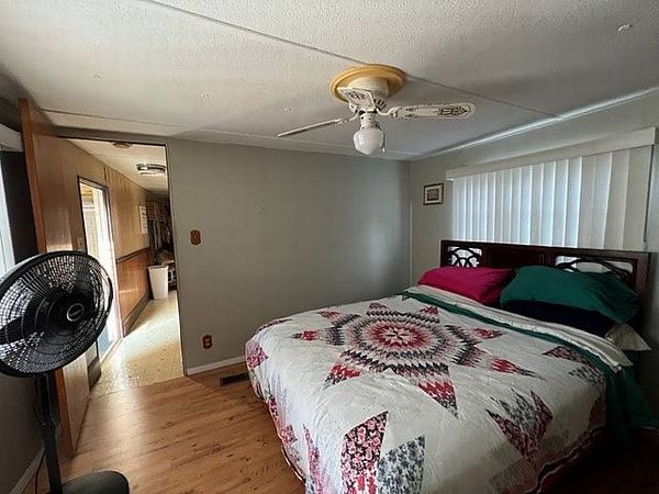 85 Holly Drive, Tavares FL 32778