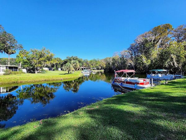 85 Holly Drive, Tavares FL 32778