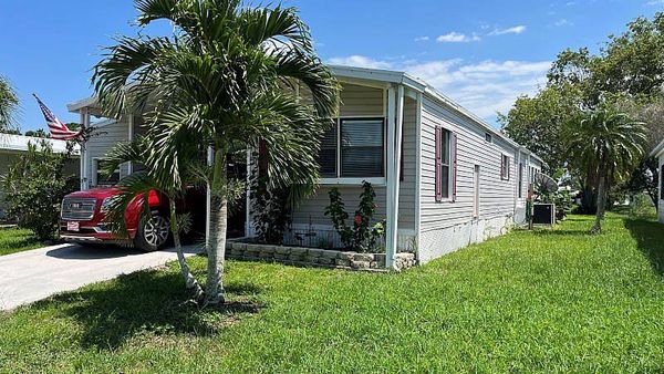 50 Ecuador Way, Fort Pierce FL 34951
