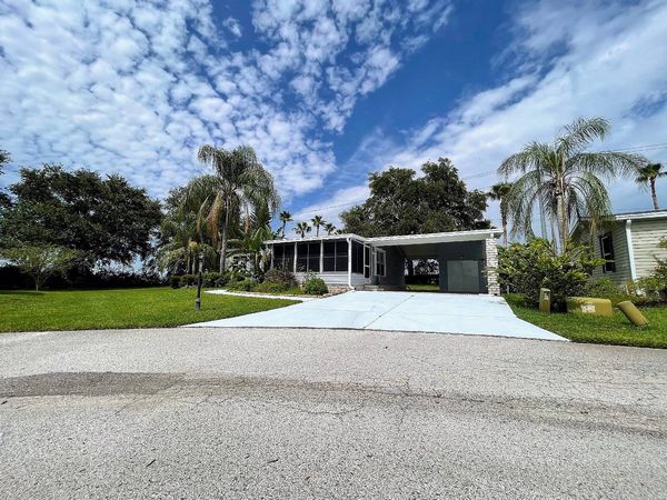 200 Bay Breeze Loop, Davenport FL 33897