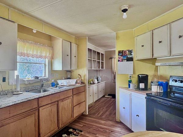 16 Elmwood PL., Mims FL 32754