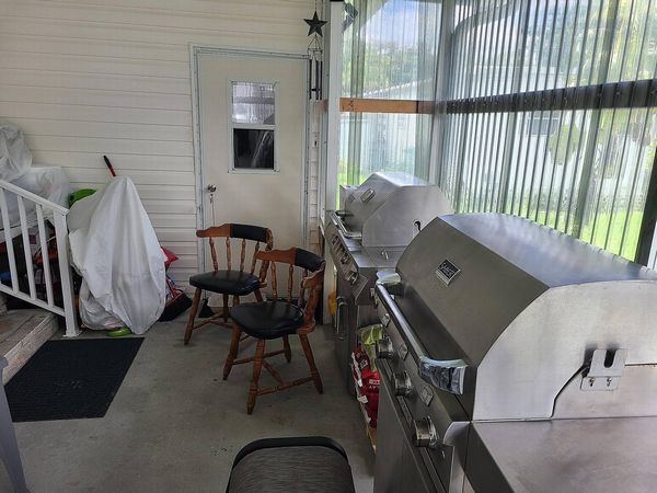 884 W Colonial Circle , Daytona Beach FL 32117