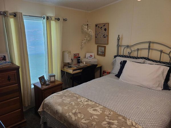 884 W Colonial Circle , Daytona Beach FL 32117