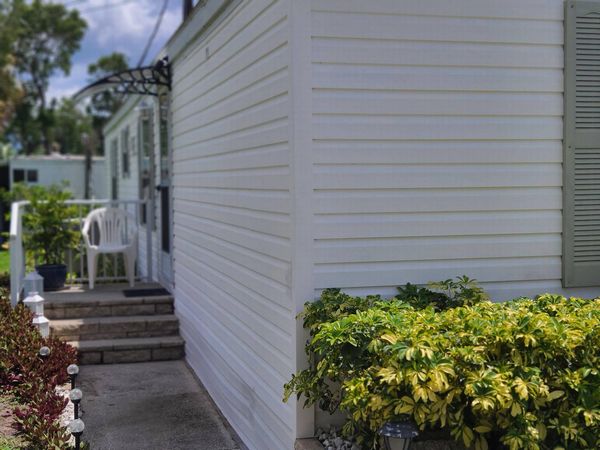 884 W Colonial Circle , Daytona Beach FL 32117