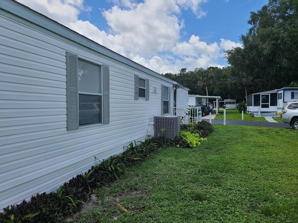 884 W Colonial Circle , Daytona Beach FL 32117